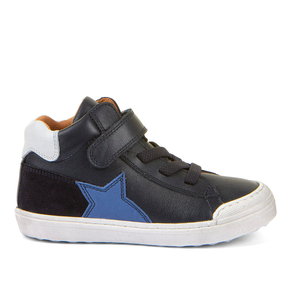 Basket montante pour enfants Froddo noir et bleu en bi-matière, avec attache velcro et bout renforcé.