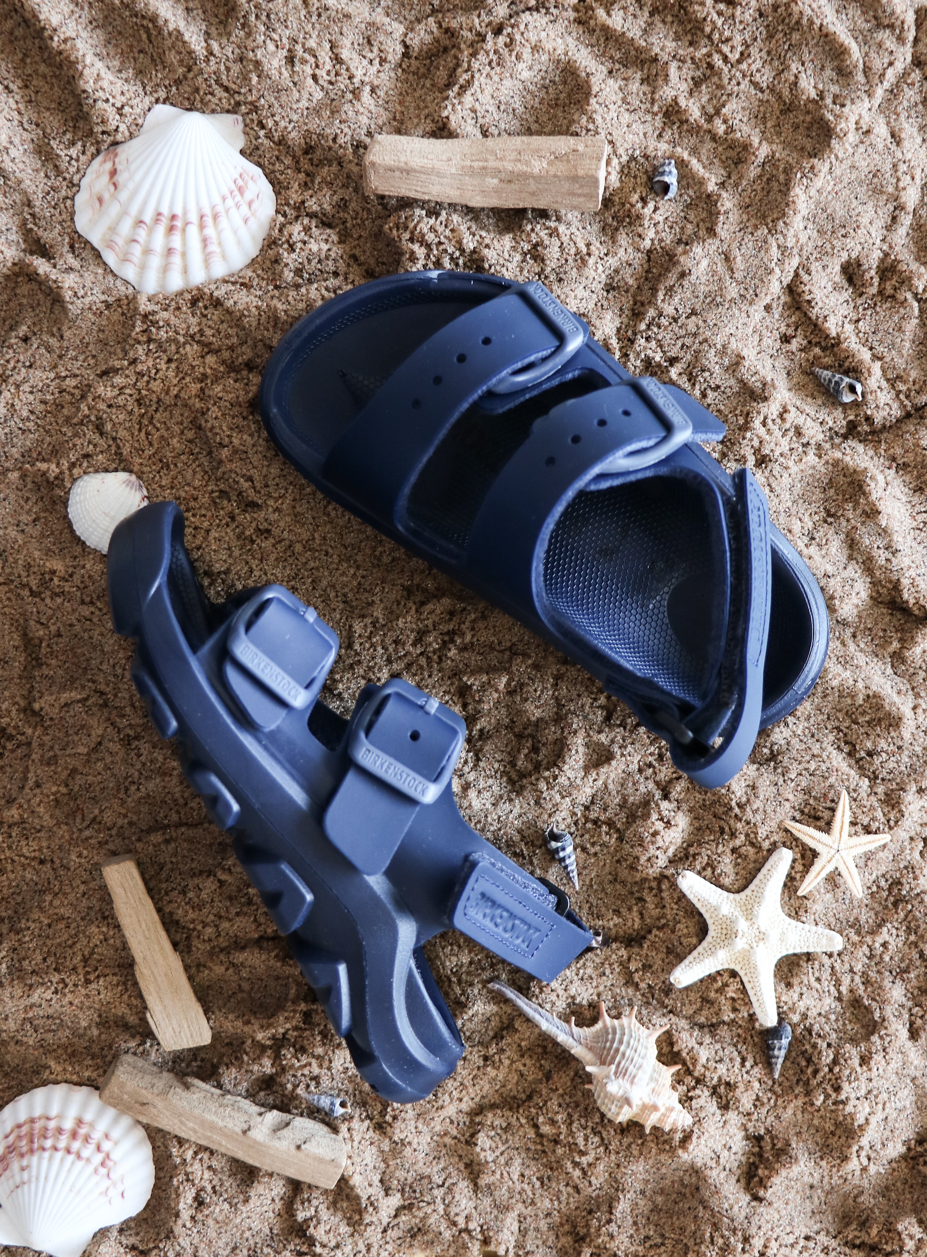 Sandales d'eau Birkenstock kids de couleur bleu, ajustables