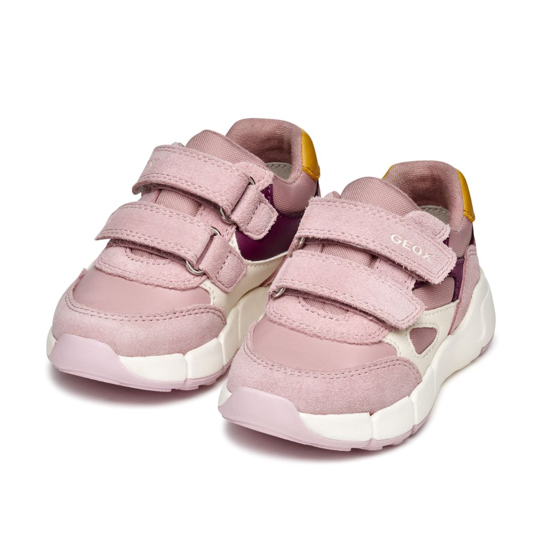 Basket rose, blanche et jaune, en bi-matière, avec semelle blanche et fermeture velcro.