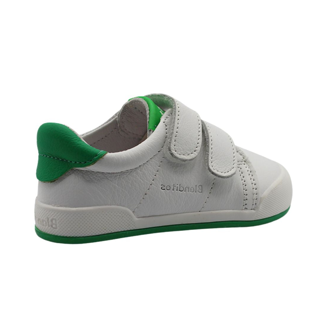 Chaussures pour enfant, blancs avec une touche de vert et à velcro