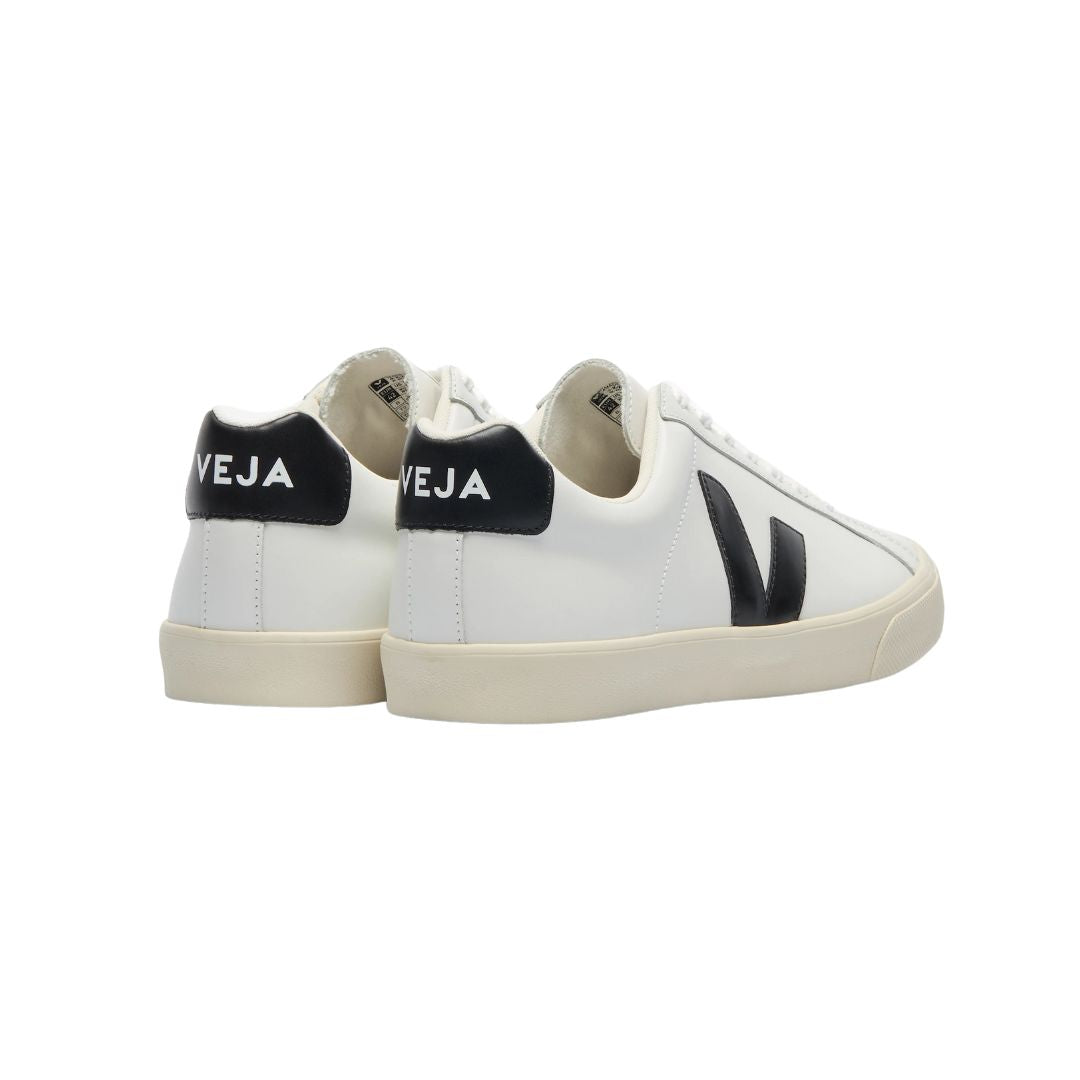 Chaussures Veja adulte modèle esplar blanc et noir avec lacets
