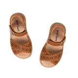 Petit Nord Flower scallop Cross-Over cognac sandal