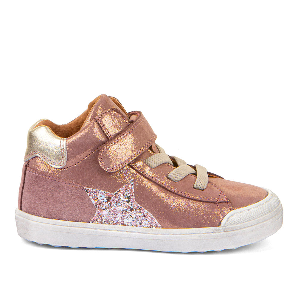 Basket montante pour enfants Froddo rose argentée en bi-matière, avec attache velcro et bout renforcé.