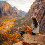 Femme portant les bottine Blundstone proche d'un Canyon