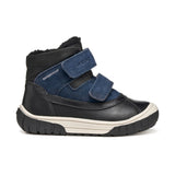 Botte pour enfants de chez Geox noire et marine imperméable avec l'intérieur rembouré et deux attaches velcros.