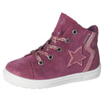 Bottine en cuir velours bordeaux avec patch étoile et lacet pailleté.