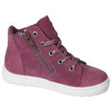 Bottine en cuir velours bordeaux avec patch étoile et lacet pailleté.