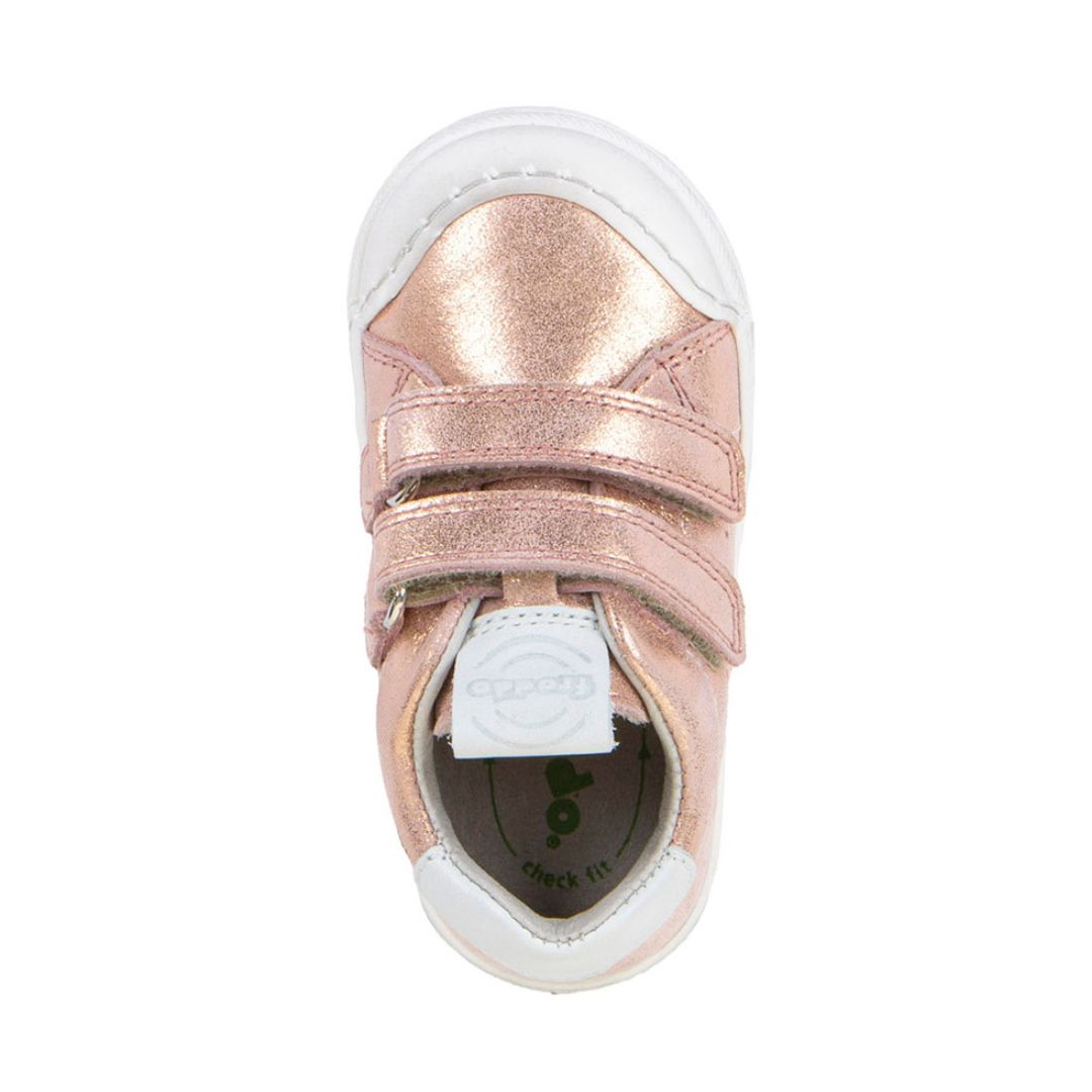 Chaussure pour la garderie Facile à mettre avec deux velcros, parfaite pour les filles, rose brillant