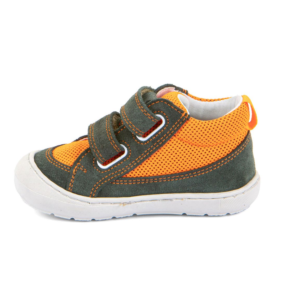 Chaussure Froddo avec deux velcros ajustables, facile à mettre, confortable, pour garçon , résistante à l'eau, super flexible