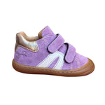 chaussure violete avec une touche de doré, double velcro et semelle brune