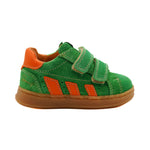 Chaussure pour enfant dans un beau vert et orange, avec velcro. 