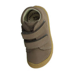 Chaussure montante ultra flexible, double velcro, de couleur marron avec semelle brune