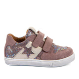 Soulier pour fille rose brillant avec une étoile sur le côté, facile à mettre, résistant, en cuir, respirant, parfait pour la vie de tous les jours 
