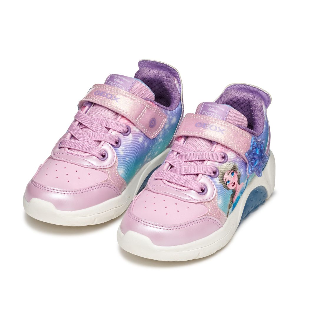 Basket lumineuse Geox rose et bleu à l’effigie de La Reine des Neiges, avec fermeture velcro.
