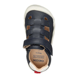 Sandale de style barefoot, couleur marine, semelle intérieure en cuir. 