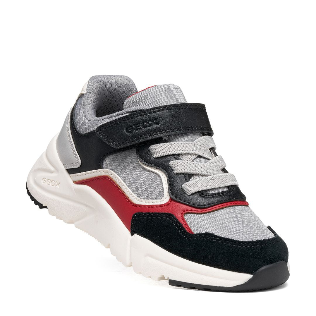 Chaussure sport gris, noir et rouge, pour garçon, parfait pour l'école. Avec un velcro  et lacets élastiques .