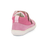 Chaussure rose pour fille avec deux velcros, super flexible, confortable, facile à mettre. Pour la garderie