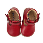 Chaussons pour bébé de couleur rouge souples et confortables, idéal pour le quotidien, avec velcro sous boucle décorative. 