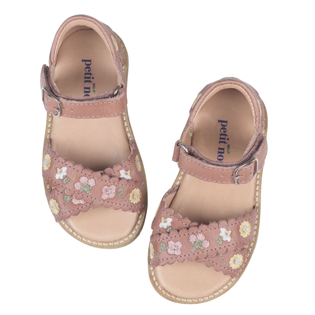 Sandales pour fille avec fleurs sur fond rose et sangle ajustable, souples et résistantes pour l'été.