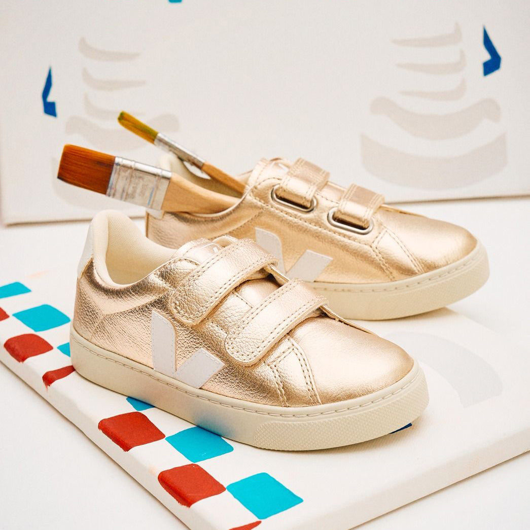 Sneakers veja esplar doree pour enfants avec velcro