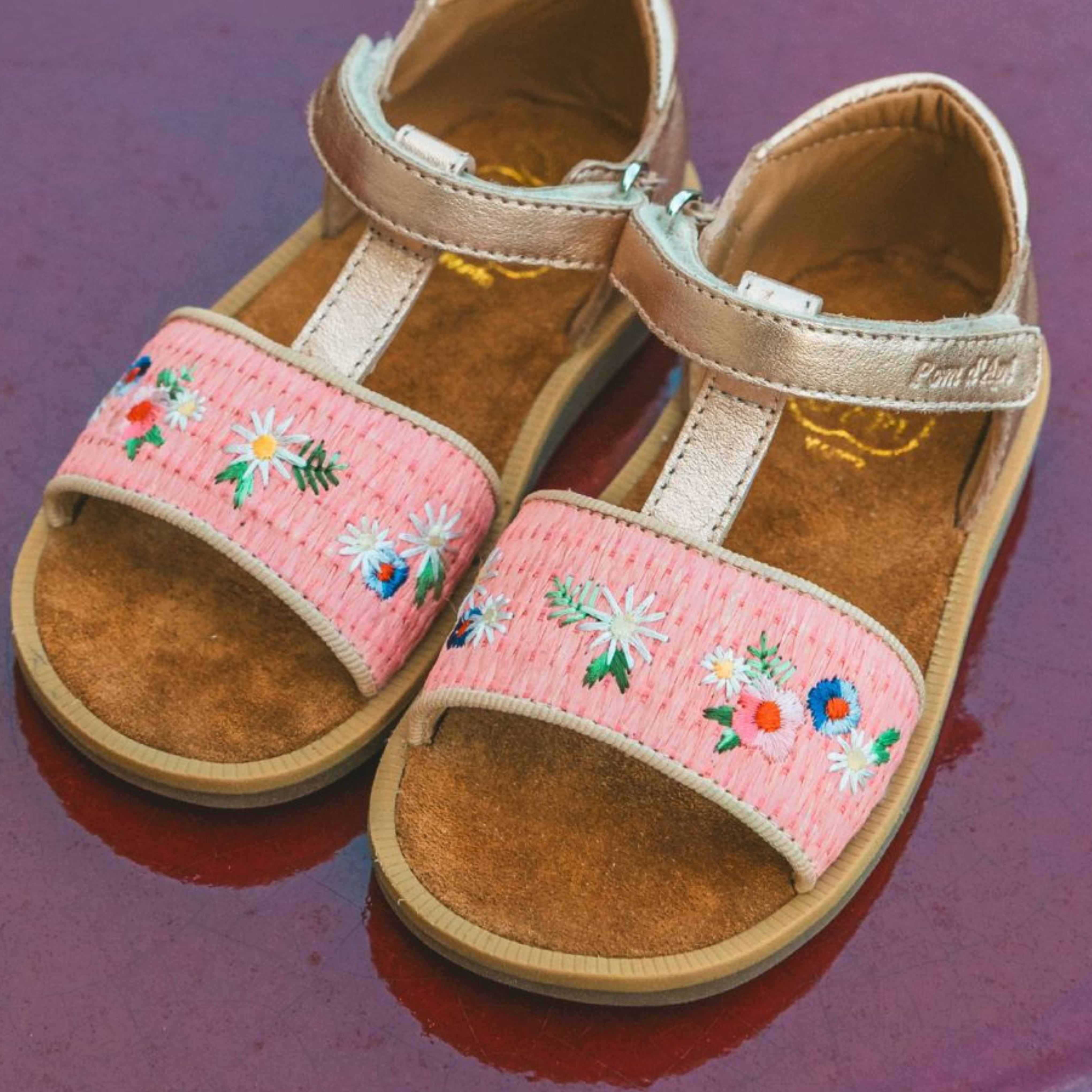 Sandale pour bébé, super confortable, souple , facile à mettre velcro