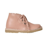 Soulier pour enfant rose avec lacet, tout en cuir. 