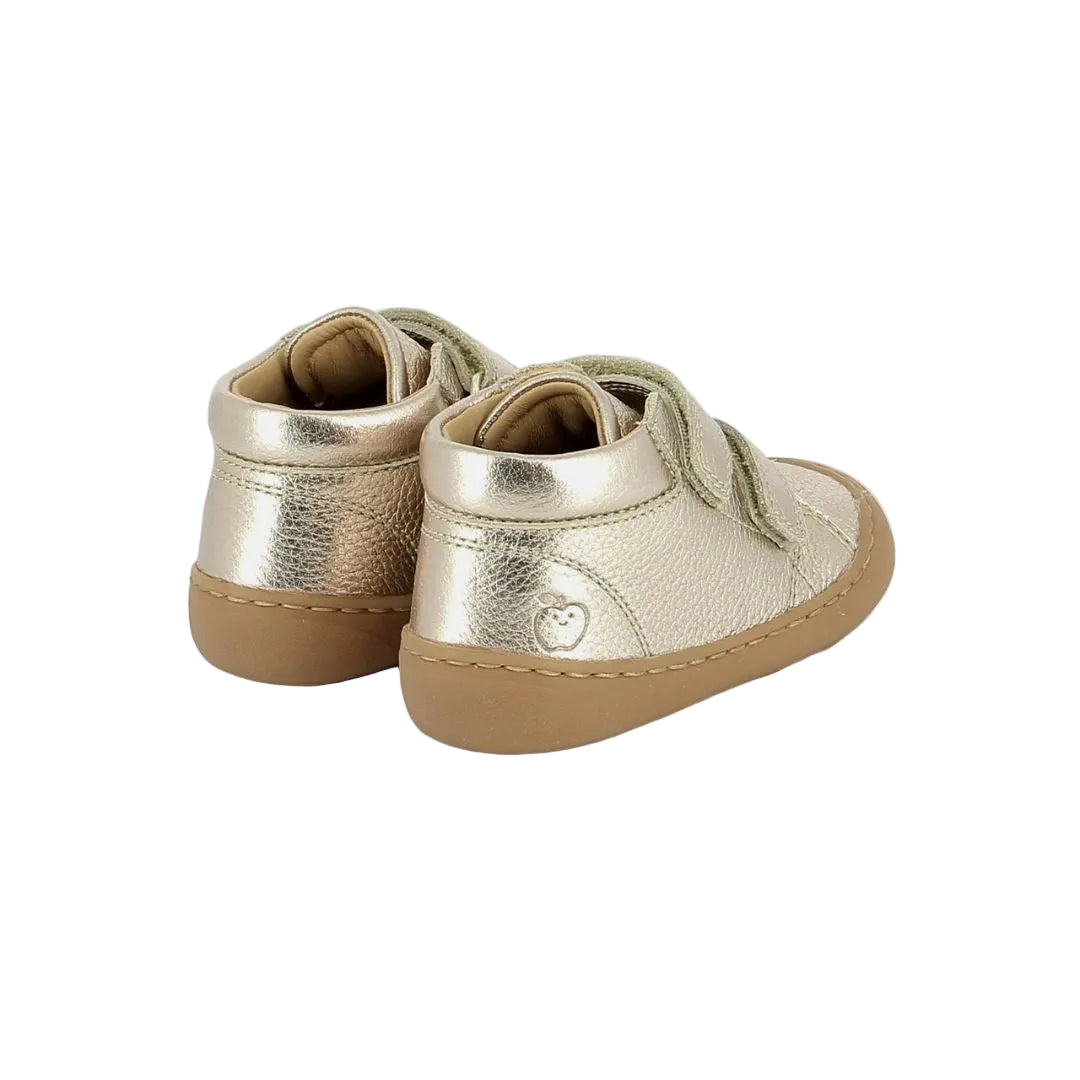 Chaussure deux velcros, facile à mettre pour fille, en bronze pâle, parfait pour la garderie, barefoot