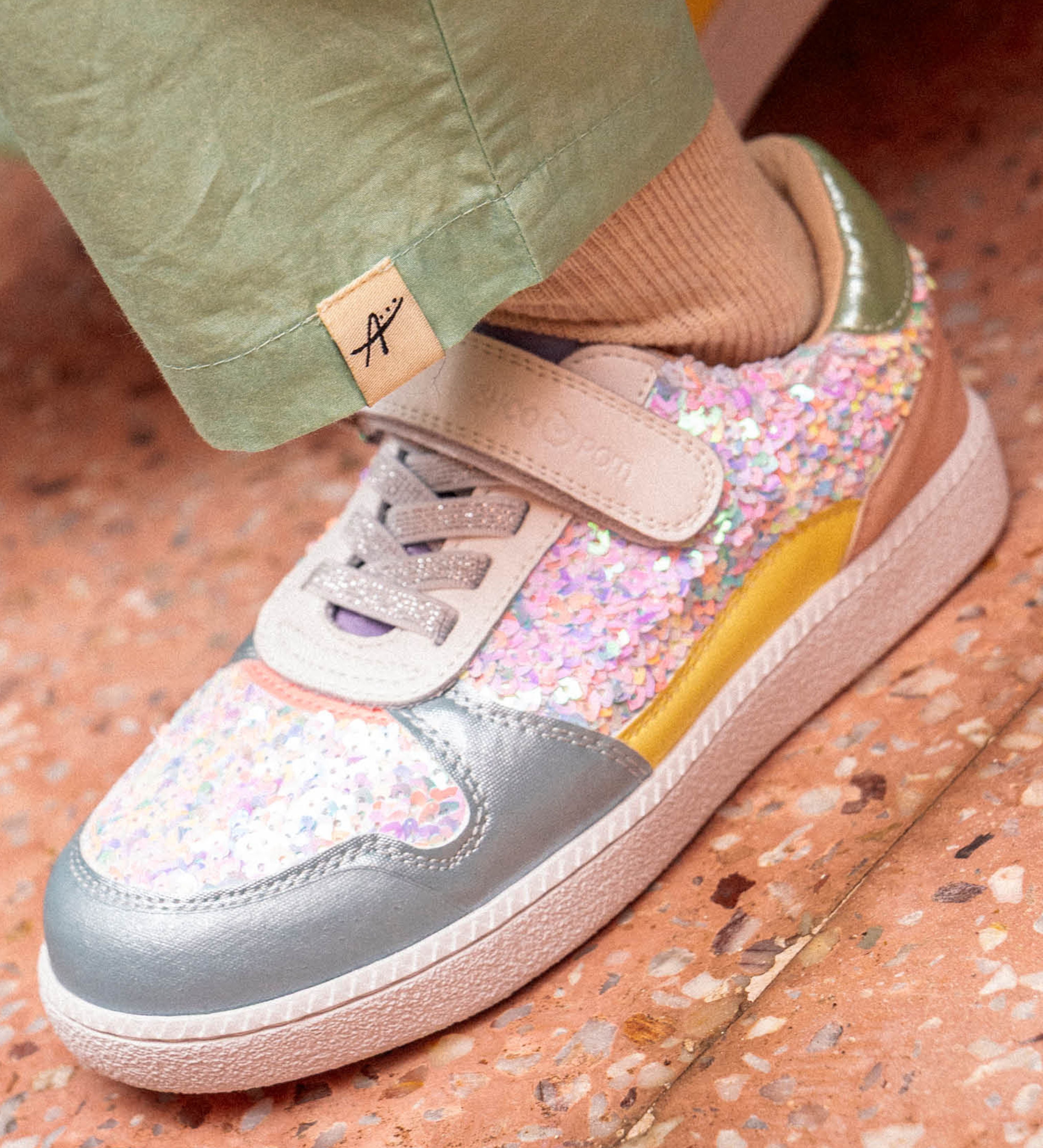 Shoo Pom basket avec brillant pour fille, avec velcro facile à mettre