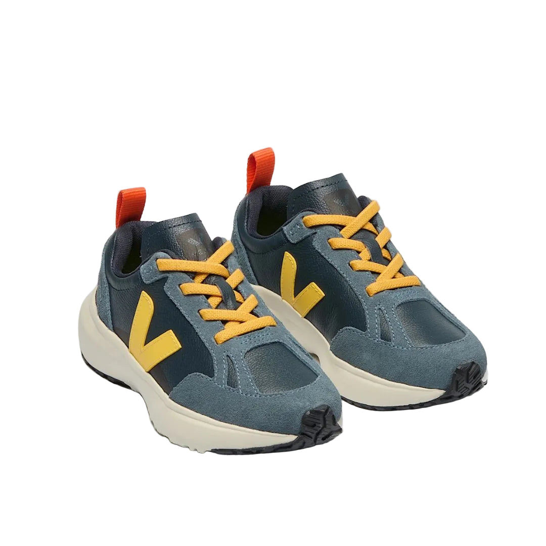 Chaussures sport Veja pour garçons, marine et jaune de type slip on, avec des lacets jaunes et V jaune. 