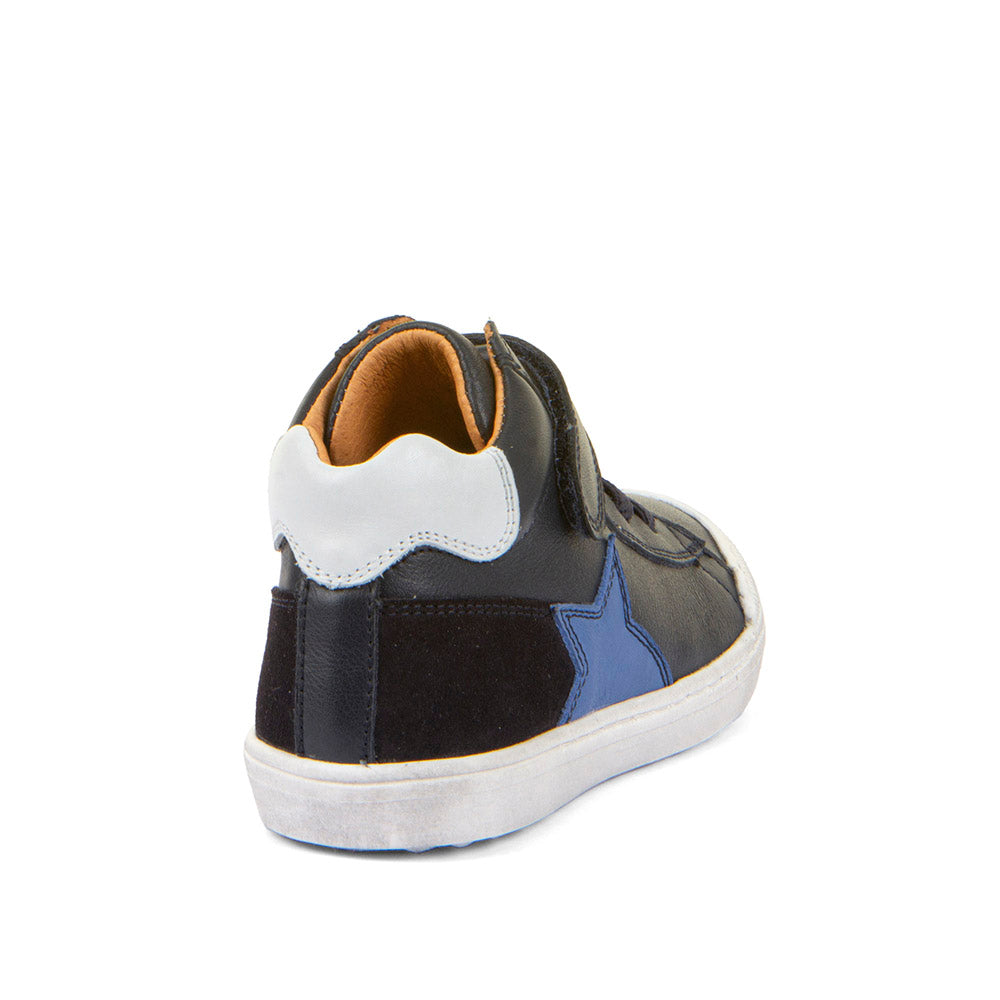 Basket montante pour enfants Froddo noir et bleu en bi-matière, avec attache velcro et bout renforcé.