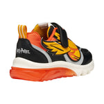 chaussure enfant noire et orange à l’effigie de Harry Potter, avec lumières qui s’allument en marchant.
