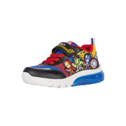Baskets garçon Geox avec lumières et look Avengers. Respirantes, confortables et faciles à enfiler.