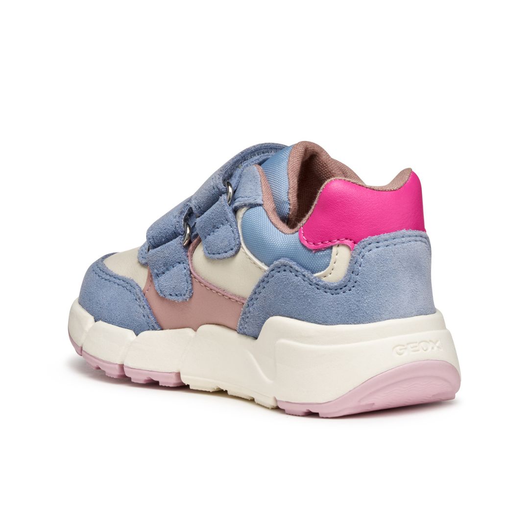 Basket bleu et rose, en bi-matière, avec semelle blanche et fermeture velcro.