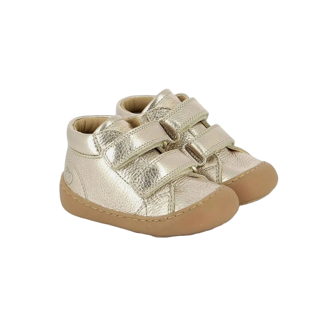 Soulier avec deux velcros facile à mettre, souple, confortable, barefoot, pour fille, parfait pour la garderie, en bronze pâle