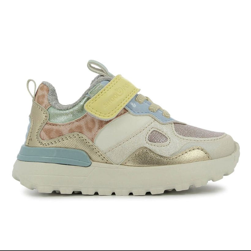 Espadrille souple pour fille facile à mettre avec motif léopard rose et velcro jaune 