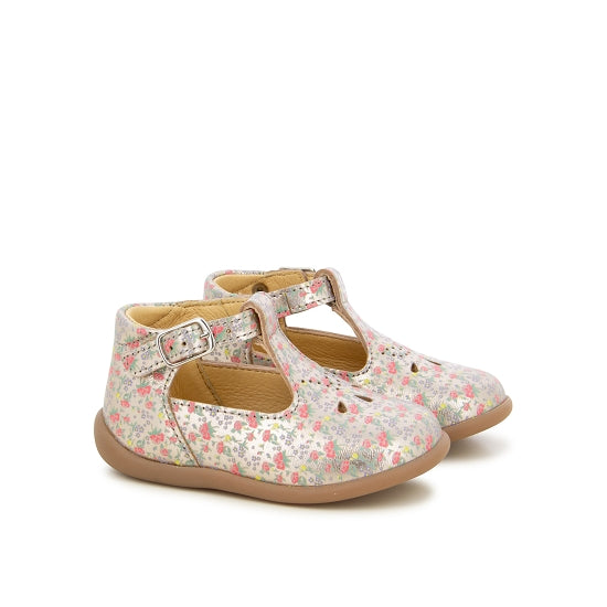 Chaussure en cuir premiera pas. couleur or avec un joli imprimé de fleurs. boucle sur le côté.