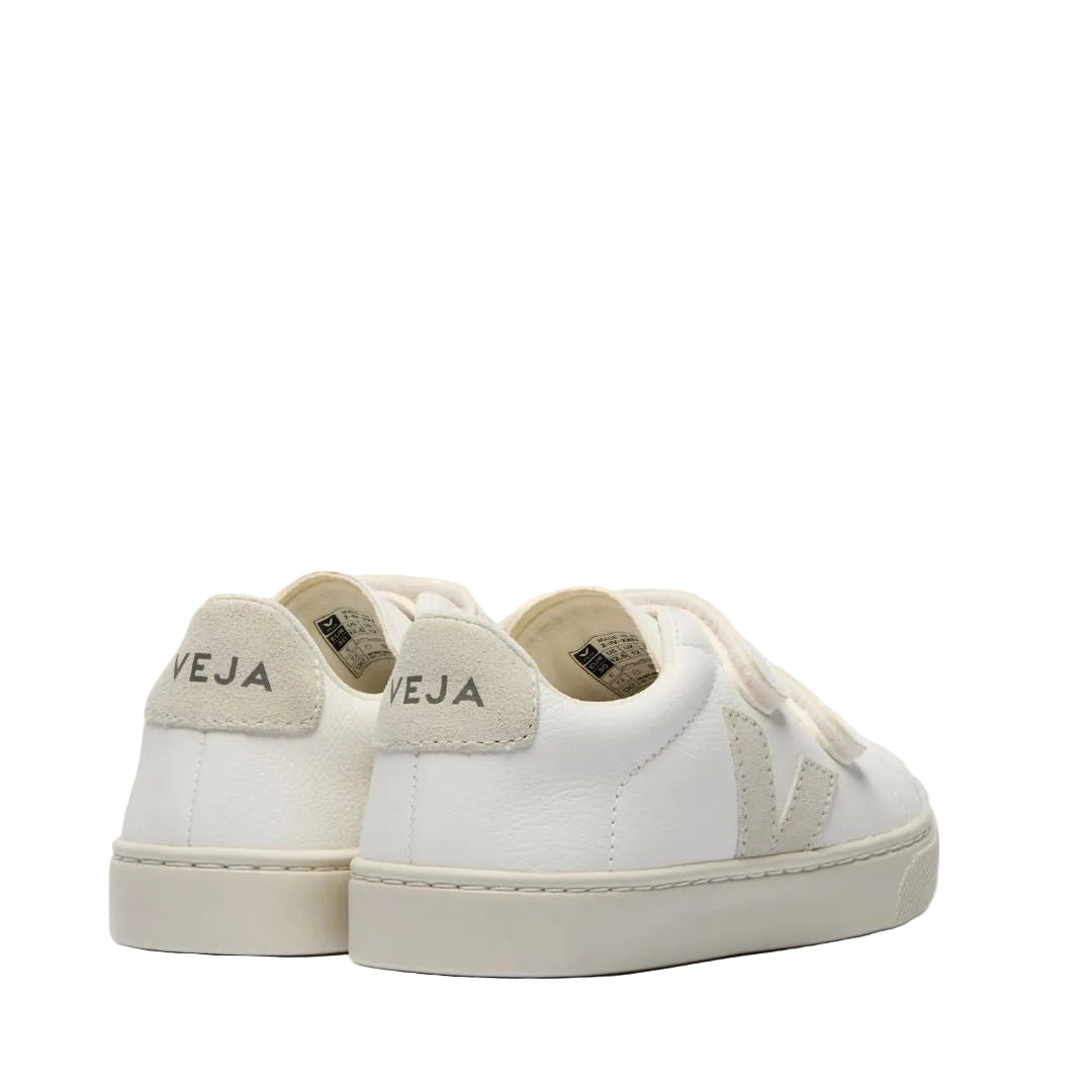 Chaussure de la marque Veja super confortable, offrant un bon soutient, V blanc et chaussure blanche, confortable, avec deux velcro ajustable