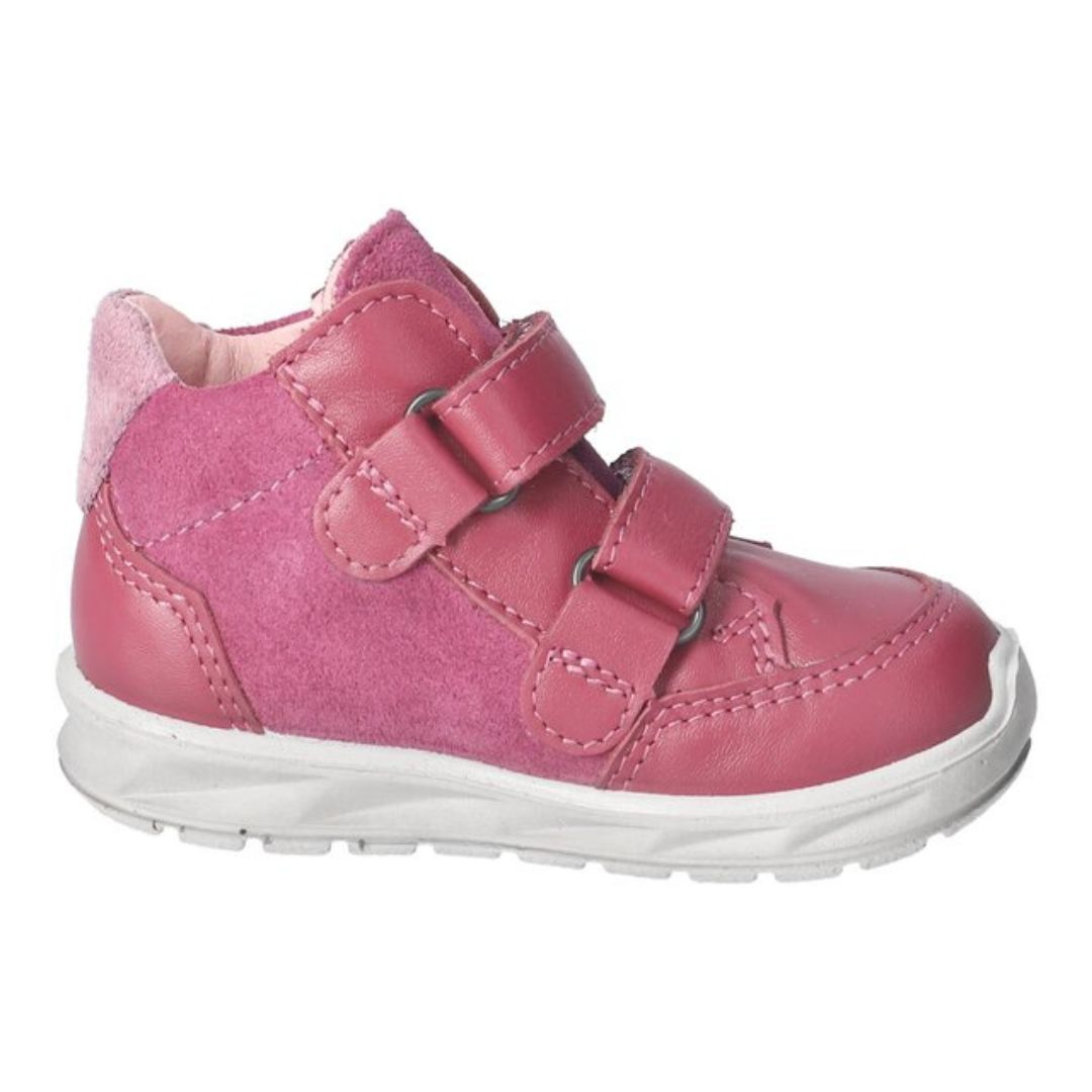 Bottine imperméable pour bébé et enfant de Ricosta. 100% cuir, dans un beau rose fuschia, avec deux velcros. Légère et souple.