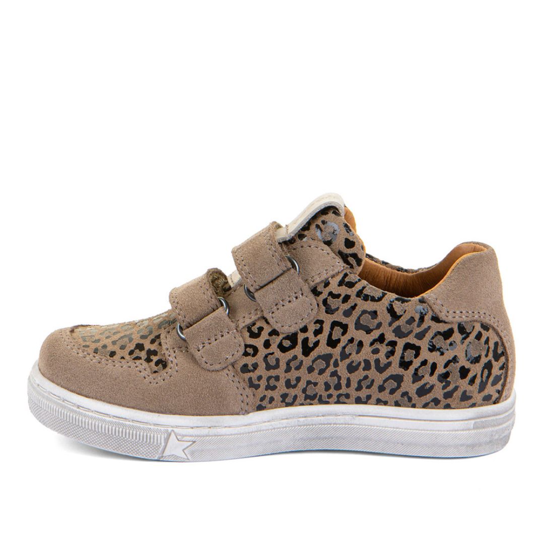 Sneaker pour enfant motif léopard, résistant, en cuir, confortable, facile à mettre, souple. 