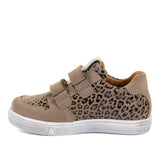 Sneaker pour enfant motif léopard, résistant, en cuir, confortable, facile à mettre, souple. 